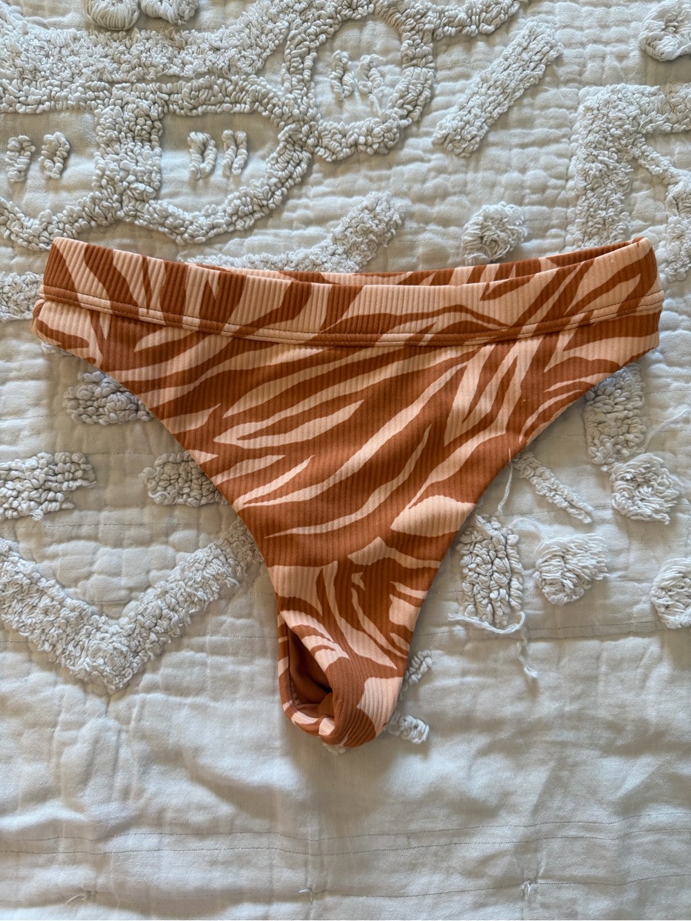 Billabong cheeky peach and tan bottoms size M